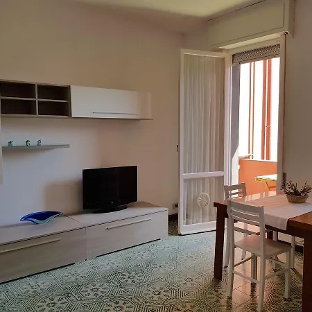 Lorenzo's Charming Flat Апартаменты Монтероссо-аль-Маре