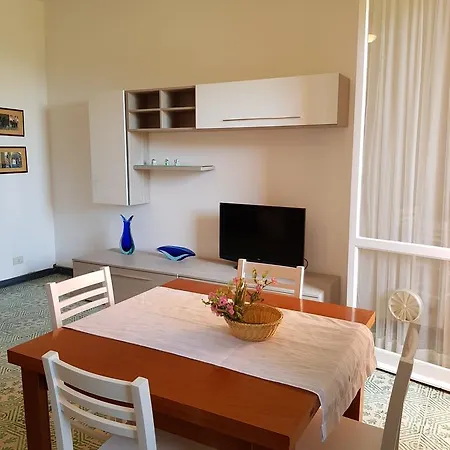 Lorenzo's Charming Flat *